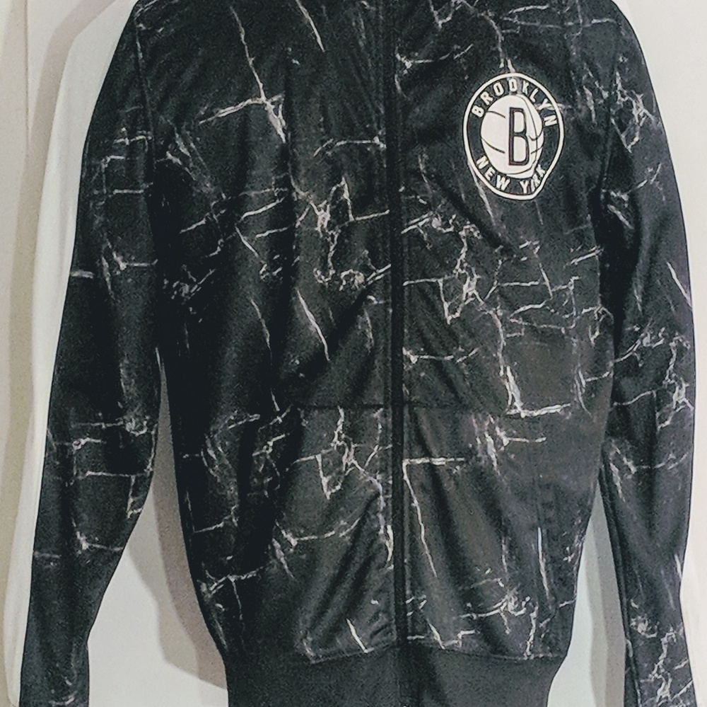 Official NBA Brooklyn jacket LG